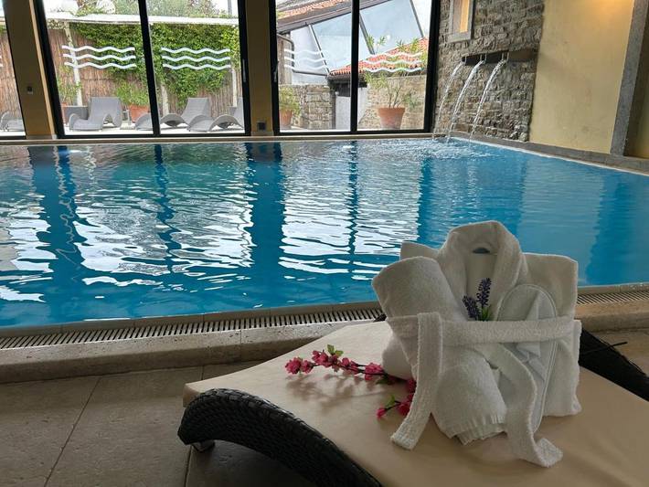 Hotel für 2 Personen, mit Whirlpool und Pool sowie Sauna und Garten - 1