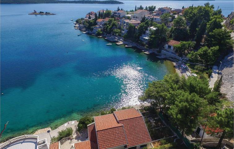 Gemütlich, 1,5 km vom Strand entfernt: Stilvolles Apartment mit WLAN und Terrasse in Klek, Dubrovnik-Neretva