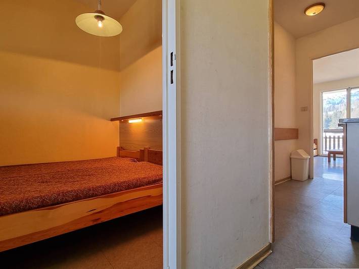 Ganze Wohnung, Sonnige Ferienwohnung in Südwest-Lage, direkt an den Pisten, 5 Pers., Kostenloses WLAN, Parkplatz in Saint-Étienne-en-Dévoluy, Le Dévoluy