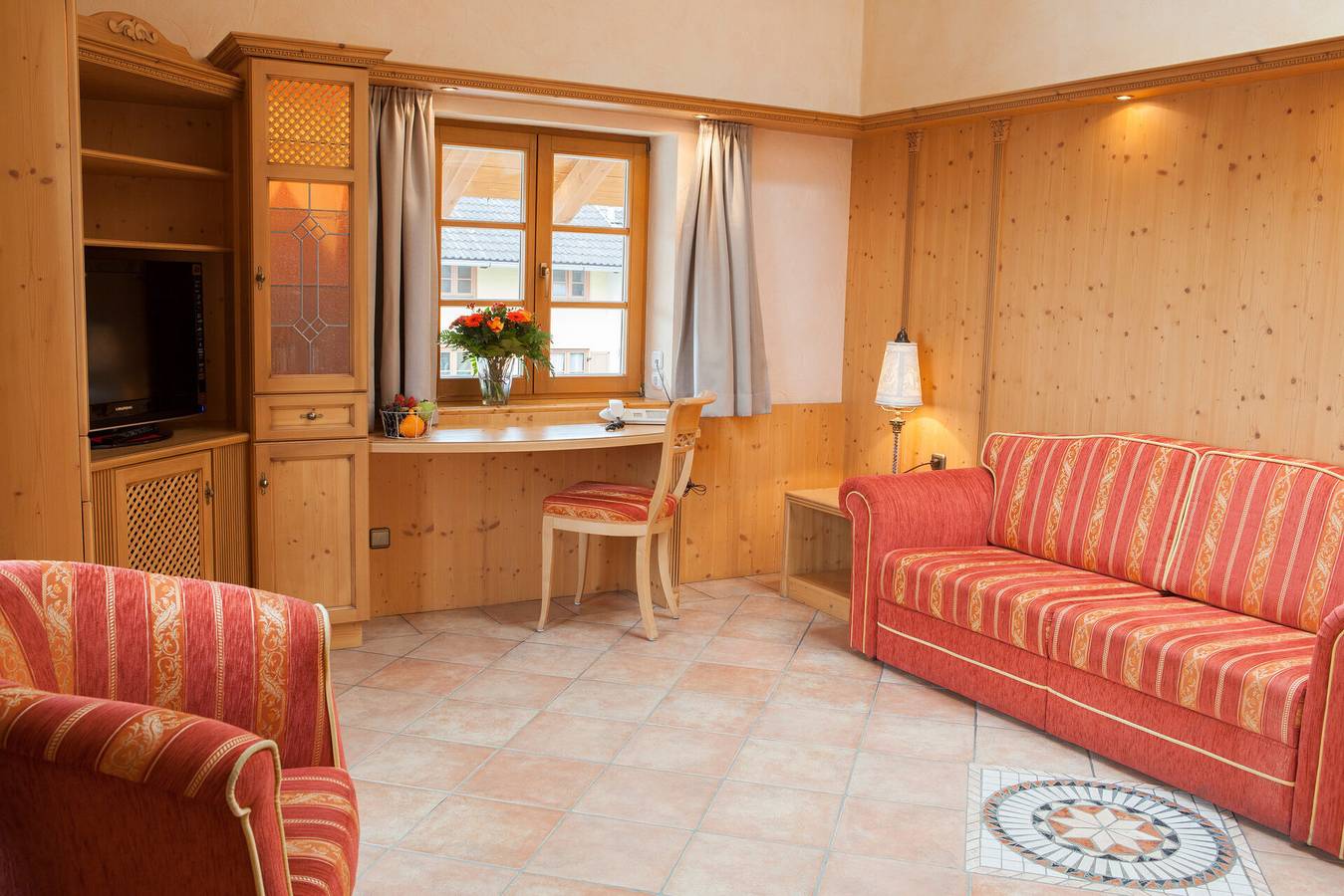 Happinger Hof Gmbh & Co. - Juniorsuite Prinz Luitpold in Rosenheim, Oberbayern