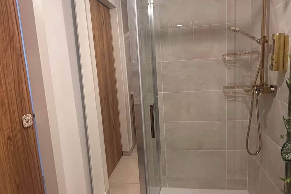 Appartement entier, Charmant T2 vue montagne à 10 minutes des plages de Tahiti beach & Capitello. in Sarrola-Carcopino, Région d'Ajaccio