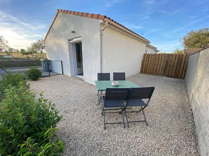 Location de vacances pour 4 personnes, avec terrasse à Chasseneuil-du-Poitou