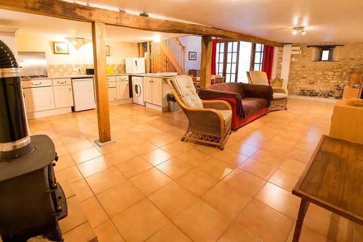 Grange rénovée avec piscine privée sur une ferme familiale en Charente. in Montjean (Charente), Charente