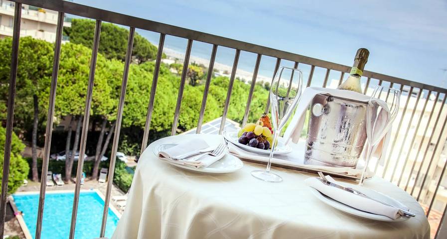 Hôtel pour 2 personnes avec balcon in Palace Beach, Cervia