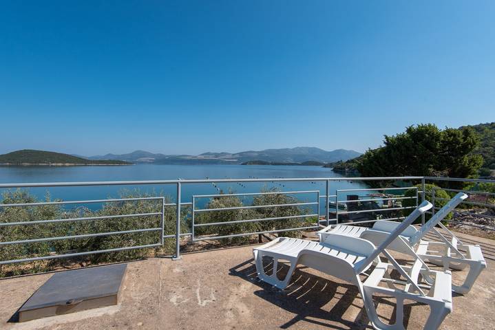 Ganze Wohnung, 2-Zimmer-Ferienwohnung am Strand Bucht Pjestata, Peljesac -b in Dubrovnik-Neretva