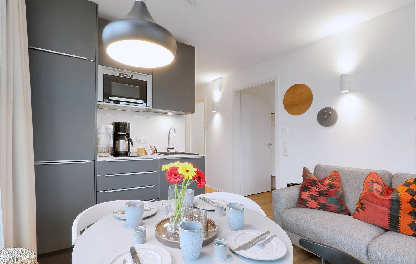 Ganze Ferienwohnung, Terrassenwohnung mit Parkplatz, TV & Internet - Nähe Fluss & Restaurant in Marissa Ferienpark, Lembruch