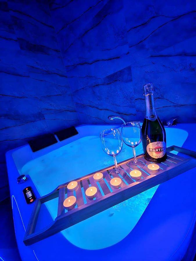 Apartament wakacyjny dla 6 osób, z jacuzzi, zwierzęta dozwolone w Radom