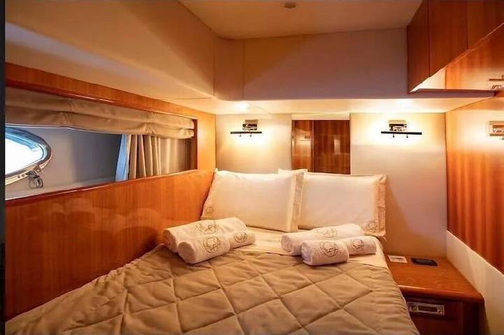 Péniche pour 10 personnes, animaux acceptés dans Port Pierre Canto Cannes - 3
