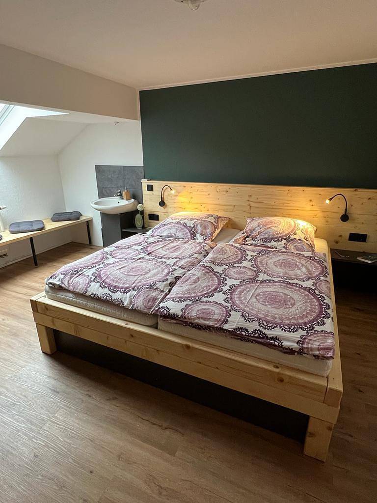 Ganze Ferienwohnung, Fewo/3 Schlafräume/Ostbalkon/sep. Eingang in Hopferau, Bayerisch Schwaben