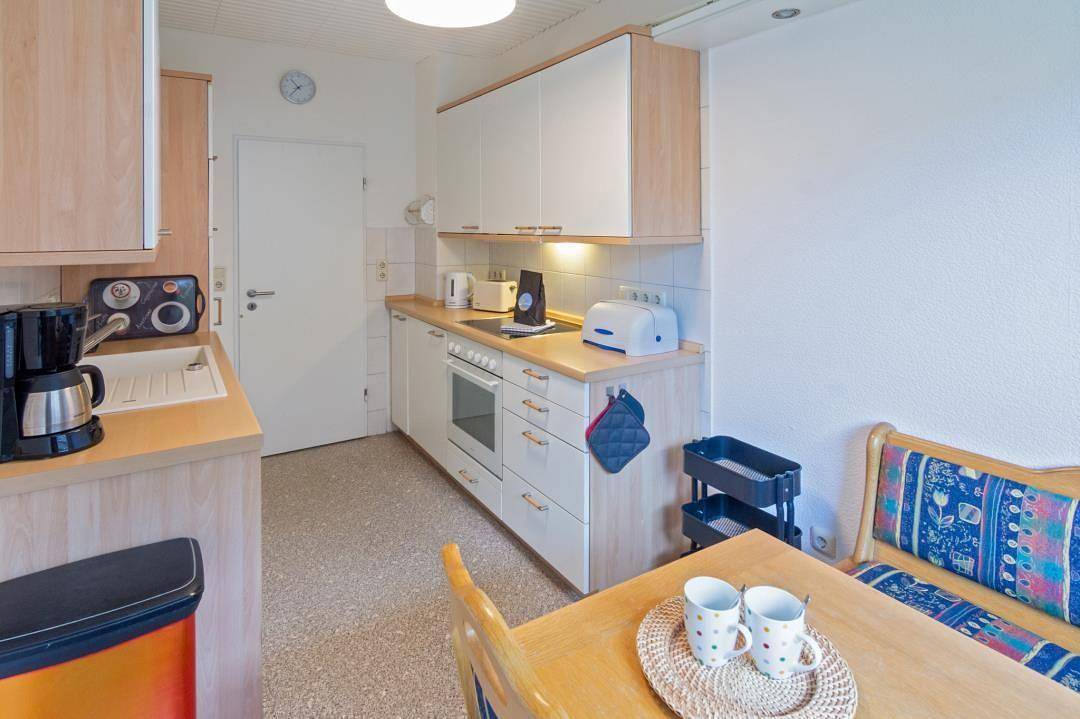 Geheel vakantieappartement, Vakantieappartement voor 8 personen met terras in Norddeich, Norden en omgeving