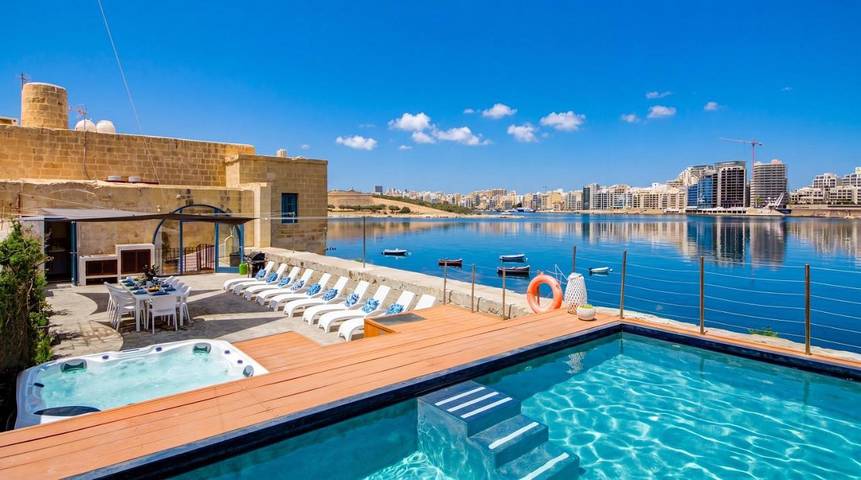 Casa vacanza per 8 persone, con Idromassaggio e Terrazza nonché Piscina e Panorama a Valletta