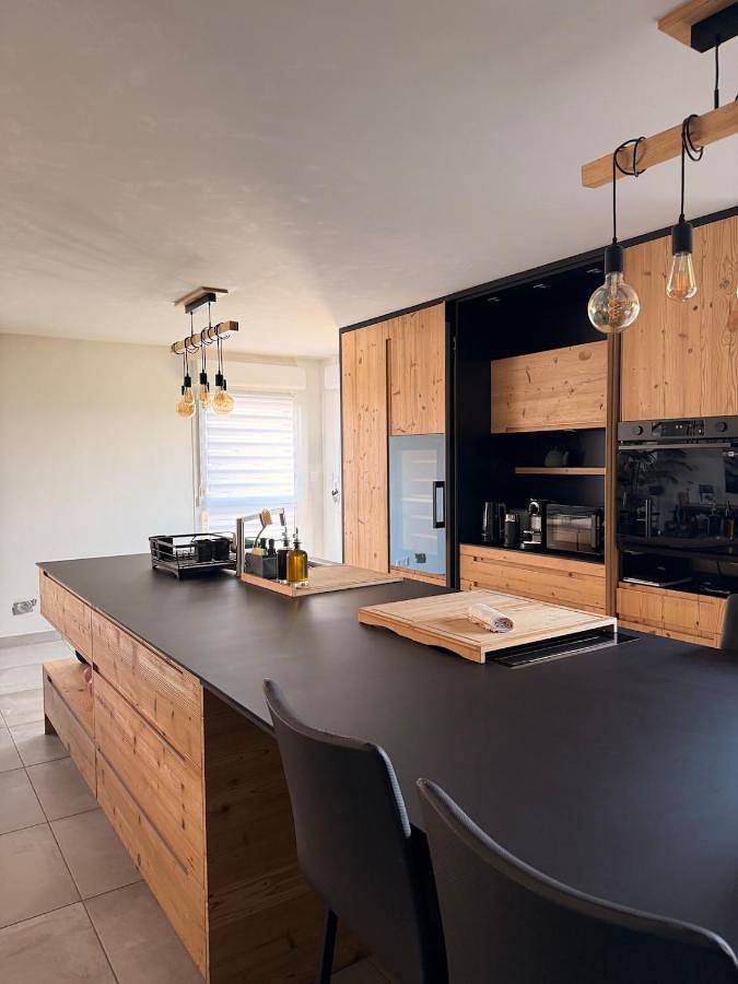 Location de vacances pour 6 personnes, avec Terrasse ainsi que Jardin et Vue à Frasne - 4