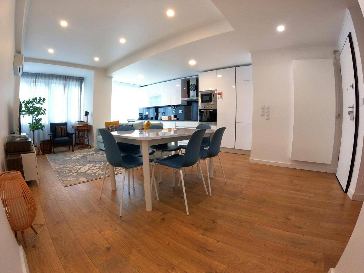 Three-Bedroom Townhouse in Benfica, Lisboa