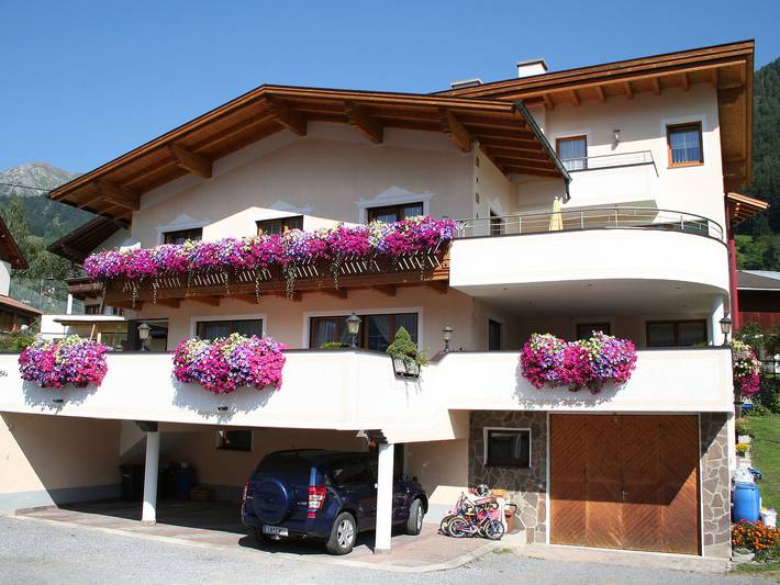 Ferienwohnung für 4 Personen, mit Terrasse am Arlberg