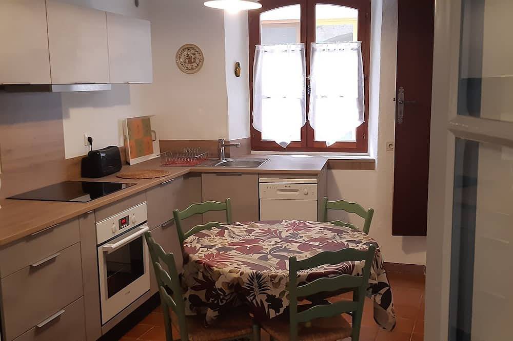 Appartement entier, Appartement dans maison de village in Moustiers-Sainte-Marie, Alpes-de-Haute-Provence