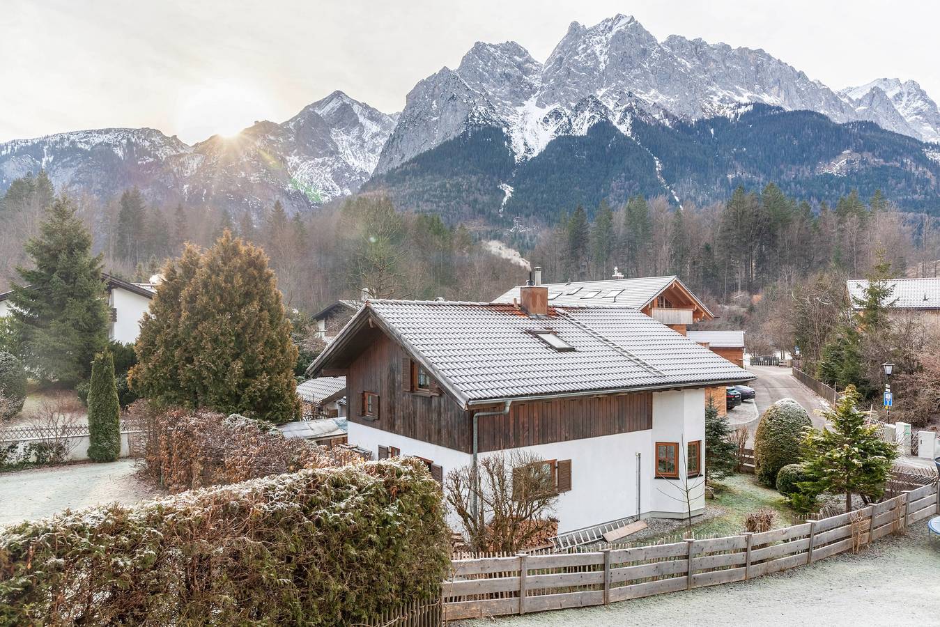 Ganzes Studio, Einzimmerapartment 'Aschaubichl - Wohnung Bergaurikel' mit Bergblick, Balkon und Wlan in Grainau, Eibsee