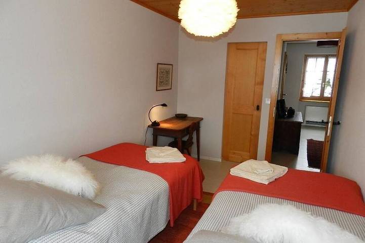 Ganze Wohnung, Silberdistel Appartement/Fewo, Dusche, Wc, 2 Schlafräume 4-Bettwohnung in Lauenen b. Gstaad, Lauenen