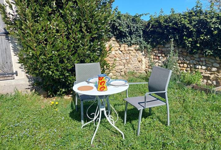 Location de vacances pour 2 personnes, avec jardin et vue dans Serre-Nerpol