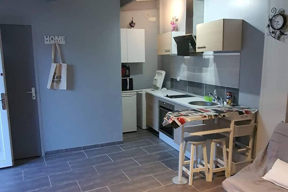 Apartamento entero, Furnished studio 10 minutes from Parc Astérix by car. in Puiseux-en-France, Valle del Oise