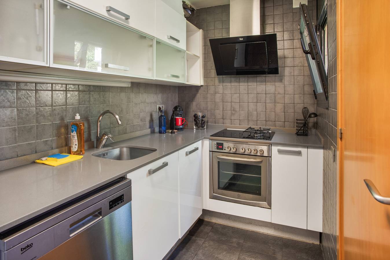 Holiday Home 'Sunny House' with Sea View, Wi-Fi and Air Conditioning in Sant Pere de Ribes, Garraf
