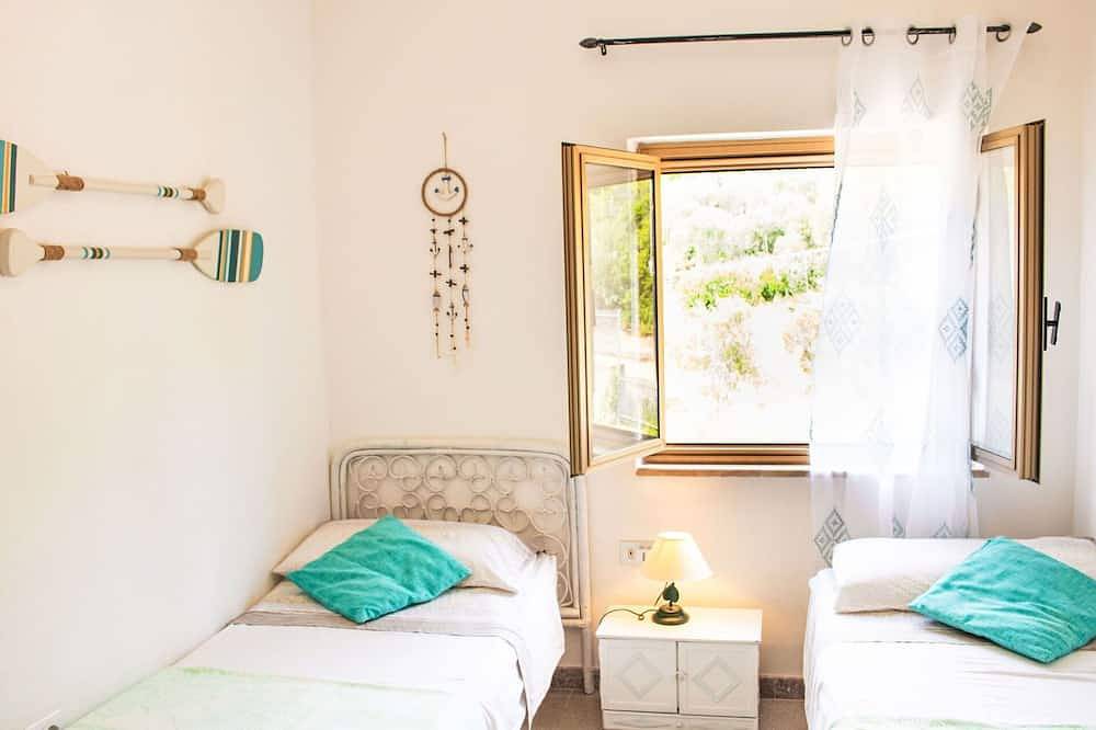Appartement entier, Bel appartement pour 4 personnes avec climatisation, Wifi, Tv, terrasse et animaux admis in Tancau sul Mare, Santa Maria Navarrese
