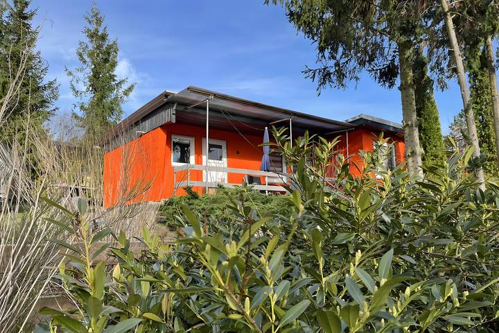 Ferienhaus für 4 Personen, mit Garten und Sauna sowie Seeblick in Ostthüringen