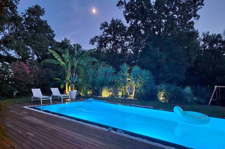 Villa pour 10 personnes, avec jardin ainsi que sauna et terrasse