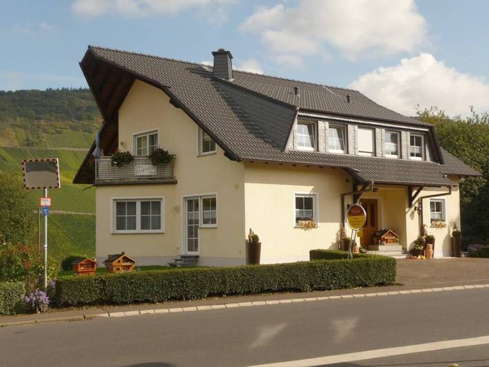 BnB für 2 Personen, mit Terrasse und Garten sowie Ausblick in Bernkastel-Kues