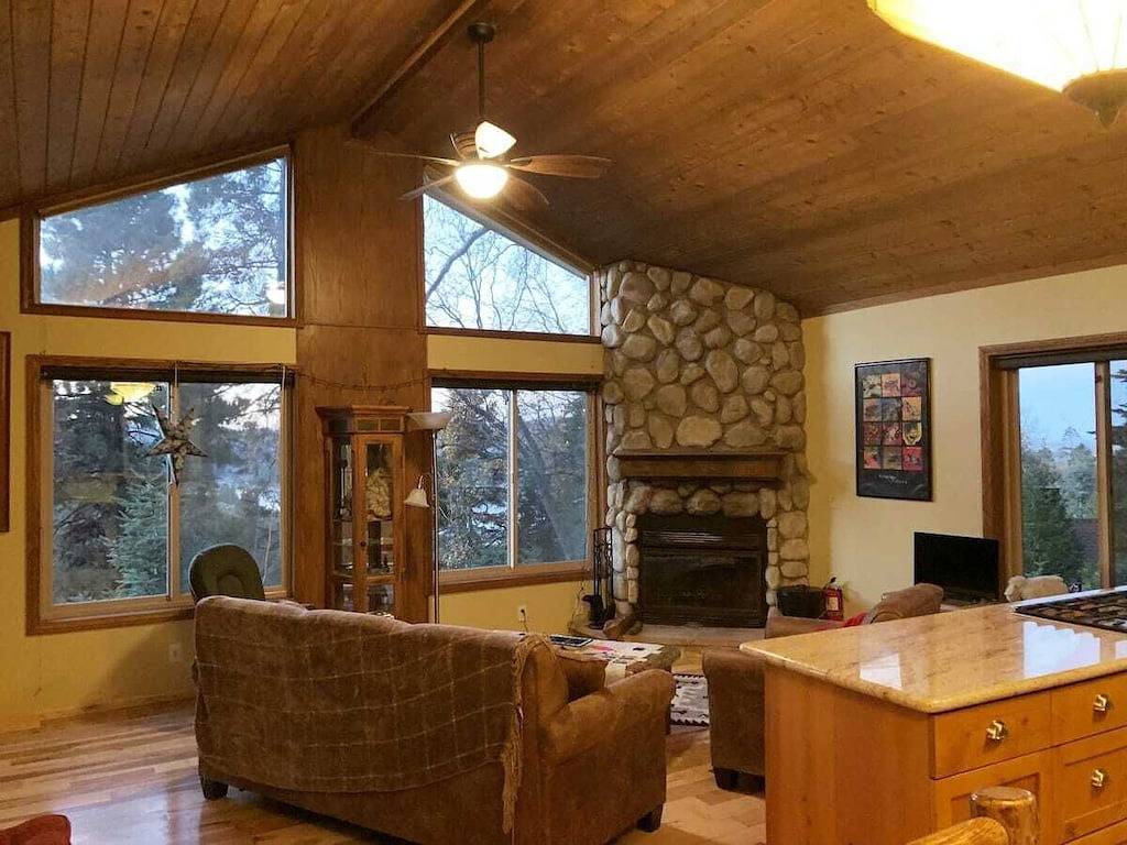 Log Cabin for 6 Guests in Lake Arrowhead, San Bernardino County