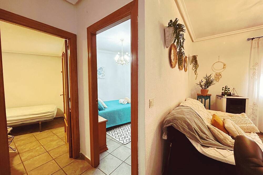 Apartamento entero, Apartamento en centro de Bogarra con vistas al pueblo y montaña in Bogarra, Sierra de Alcaraz