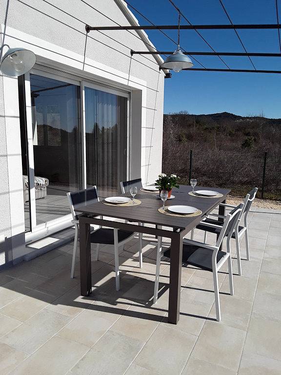 Maison neuve "chapeau de paille" in Goudargues, Région de Nîmes