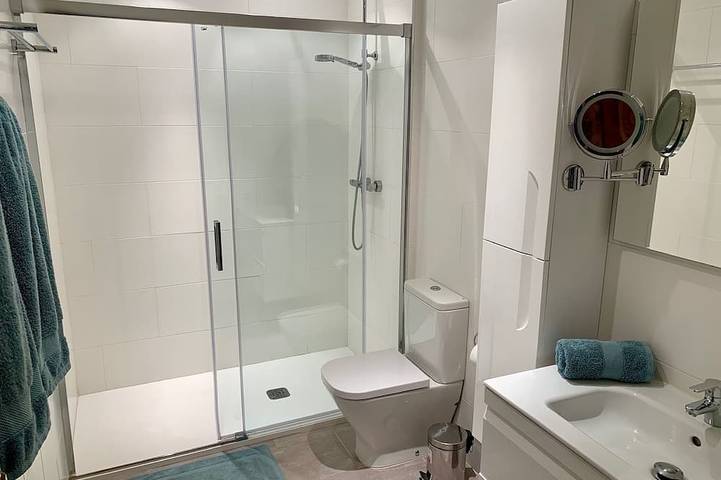 Appartement entier, Appartement en première ligne de Moraira donnant sur la marina avec une vue imprenable sur la mer in Cala del Portitxol (Moraira), Teulada