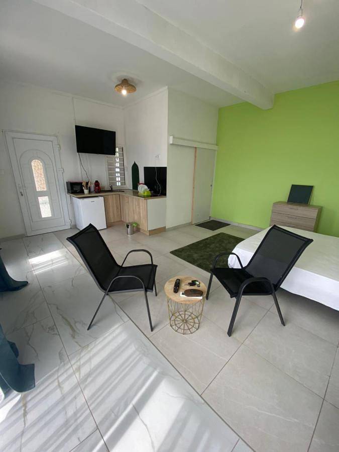 Gîte pour 2 personnes, avec vue et jardin à Pamandzi - 2