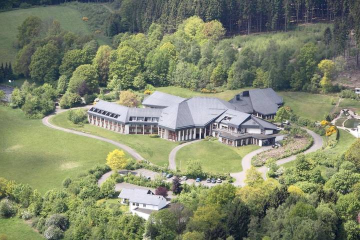 Hotel für 2 Personen, mit Terrasse und Garten sowie Pool und Sauna in Meinerzhagen