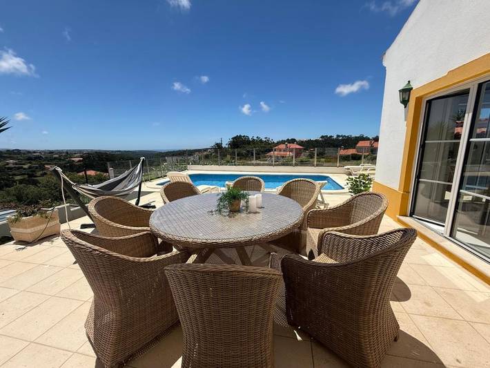 Location de vacances pour 8 personnes, avec vue ainsi que piscine et jardin, animaux acceptés à Mafra - 3