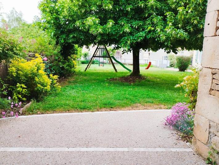 Location de vacances pour 3 personnes, avec jardin à Bouillé-Courdault - 2