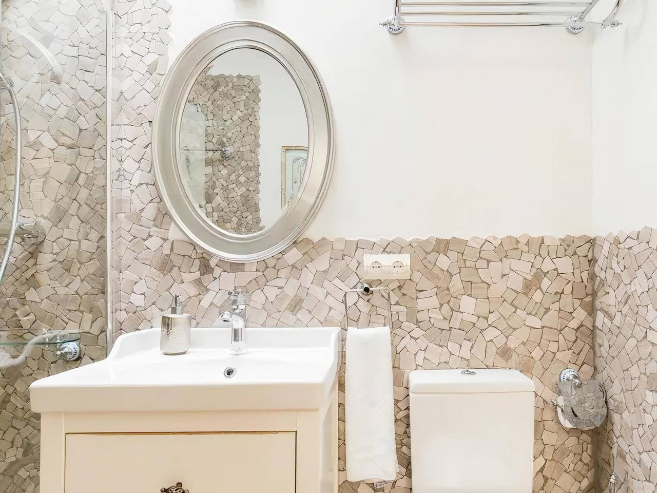 Sitges Spaces Beach House- 4 habitaciones/3 baños/ Jacuzzi - hasta 9 personas in Sitges, Garraf