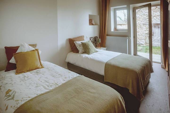 Location de vacances pour 10 personnes, avec jardin et terrasse à Saint-Hilaire-les-Places - 2