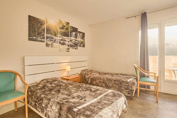 Appartement entier, Studio lumineux centre-ville, 2 personnes, Wifi, animaux admis in Cazaubon, Gers