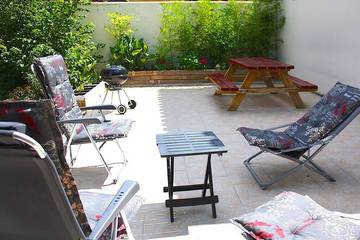 Gîte pour 7 personnes, avec jardin et balcon dans Beaumontois en Périgord