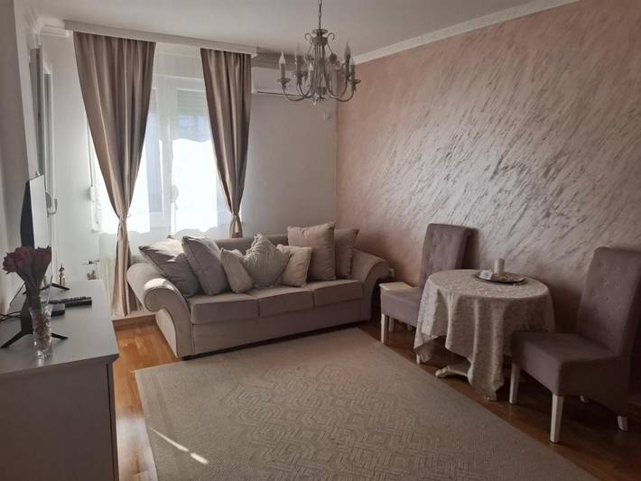 Gîte pour 3 personnes, avec terrasse à Novi Sad