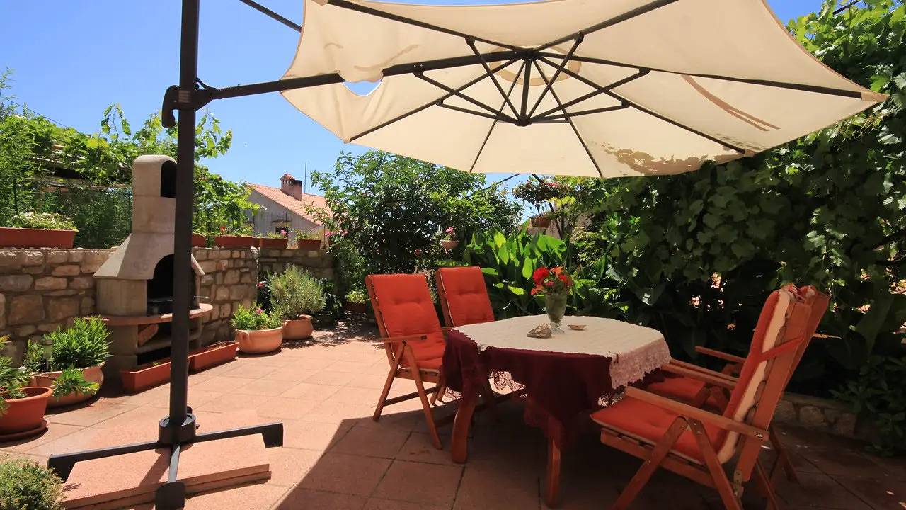 Ganze Ferienwohnung, Ferienwohnung für 4 Personen (54 m²) in Ćunski in Cunski, Lošinj (Kvarner Bucht)