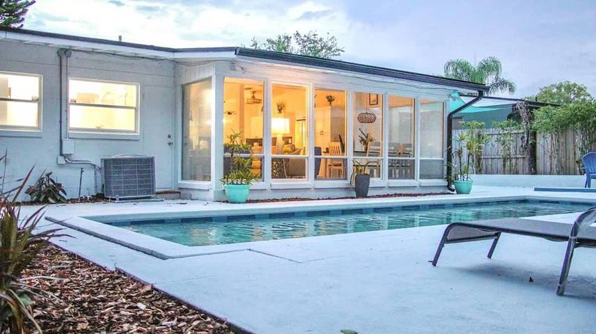 Ferienhaus für 8 Personen, mit Terrasse und Pool - 1