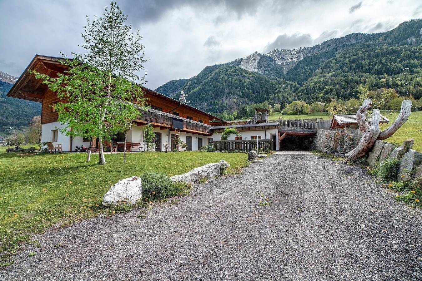 Ganze Wohnung, Ferienwohnung 'Scheiberhof' mit Bergblick, Privatem Garten und Wlan in St. Leonhard in Passeier, Passeiertal