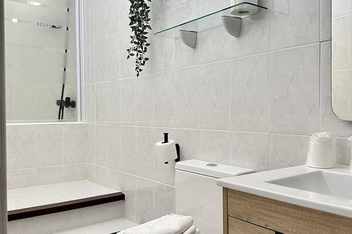 Ganze Wohnung, Apartment- Atico de 1 Habitacion-Eigenes Badezimmer in Comillas, Kantabrische Küste