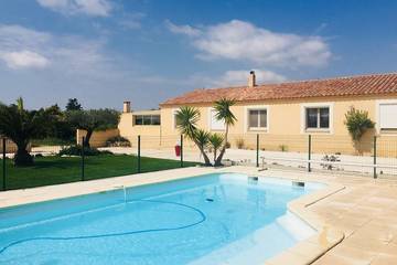 Location de vacances pour 8 personnes, avec jardin et terrasse à Argeliers