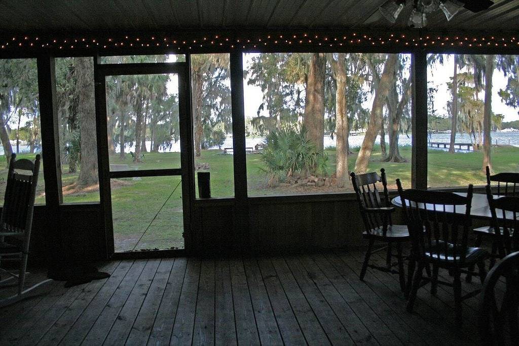 Log Cabin for 8 People in Lake George (FL), Florida