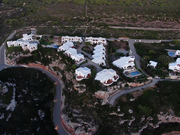Gîte pour 6 personnes, avec jardin ainsi que terrasse et piscine à Cala Morell - 4