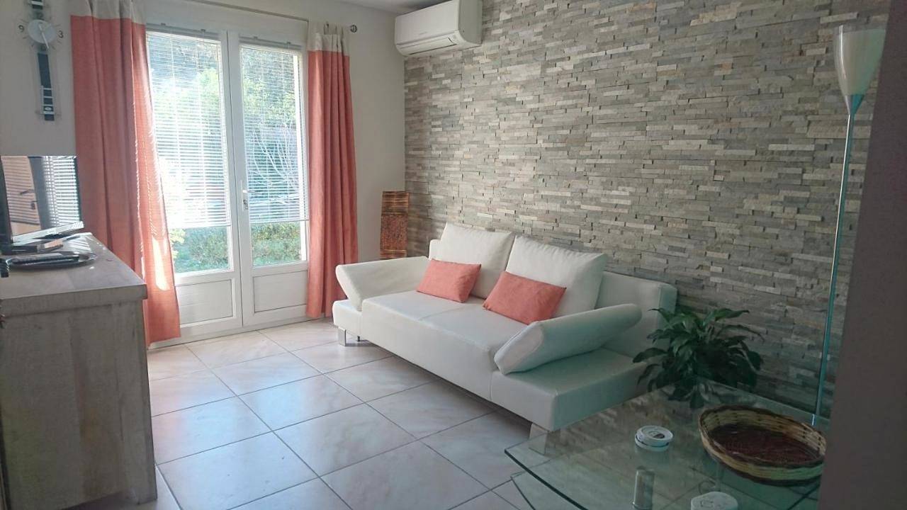 Appartement entier, Joli villa Marcel classée 3 étoiles in Calenzana, Région de Calvi