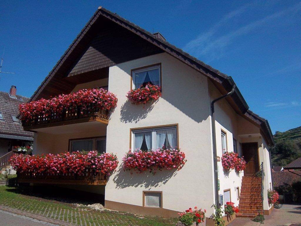Ganze Ferienwohnung, Winzerhof Jenne - Ferienwohnung mit 60 qm, 2 Schlafzimmer, für max. 4 Pers. in Bötzingen am Kaiserstuhl, Kaiserstuhl